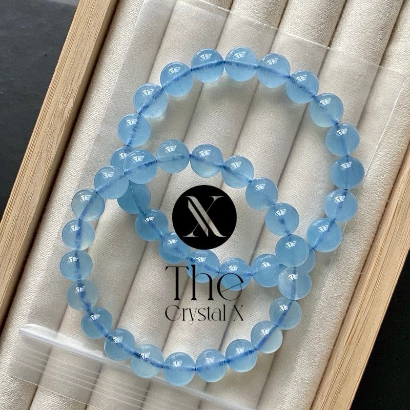 Icy Blue Aquamarine Gemstone Bracelet - 8mm Beads